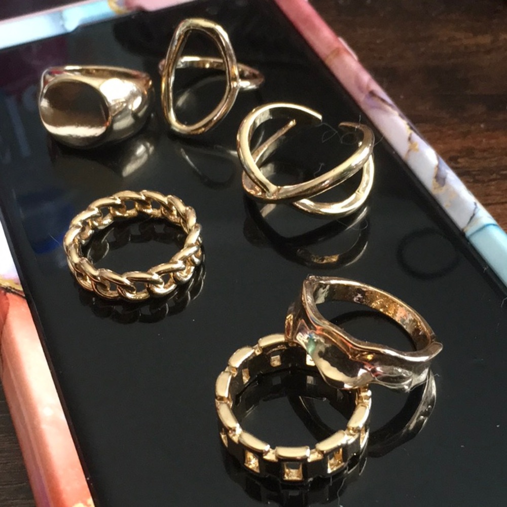 Set of 6 Gold Tone Fashion Rings